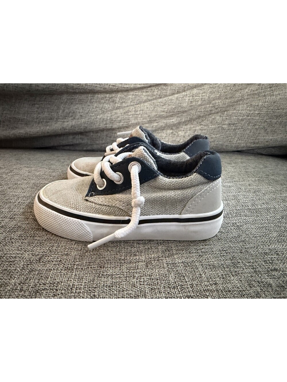 Tommy Bahama Toddler Boys Gray Canvas Sneakers Navy Trim Size 5